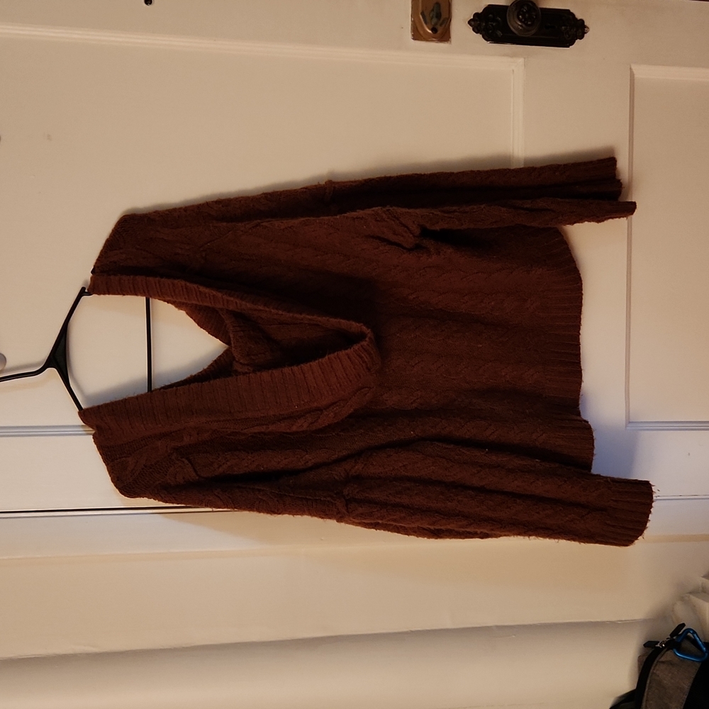 AE High Low Cropped Sweater!! - Picture 2 of 4